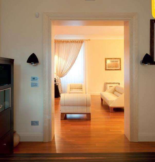 Interno dell'alloggio con porta interna